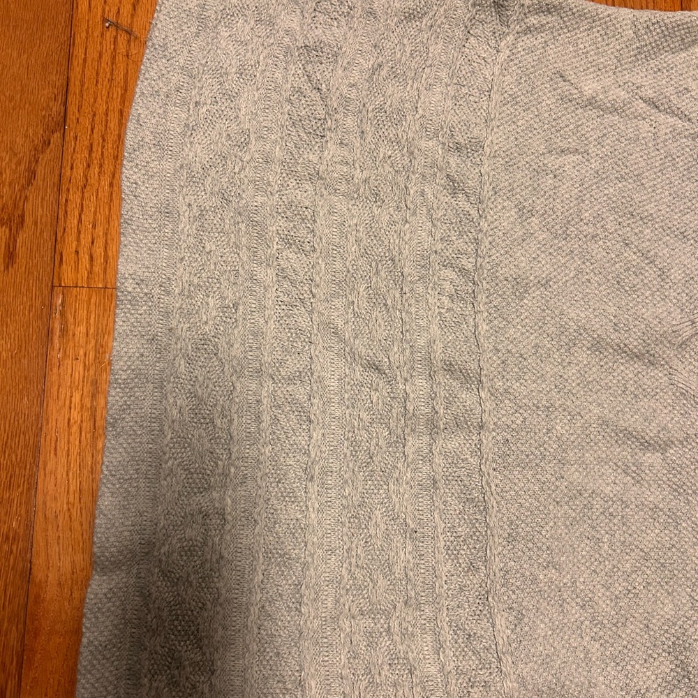 Madewell Soft Gray Knit Sleeveless Sweater, size large - Picture 3 of 10